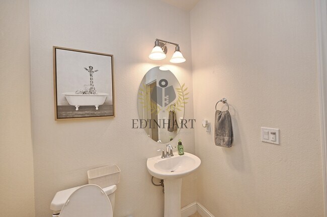 Building Photo - 531 Meridian Ave