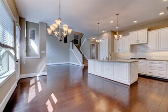 Building Photo - 8825 Ashbloom Ln