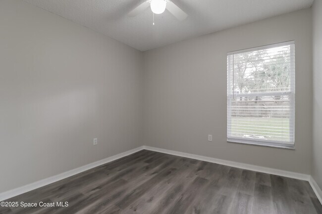 Building Photo - 6145 Banyan St