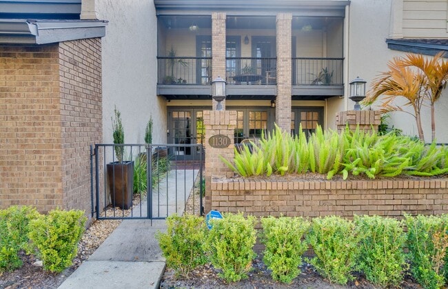 Building Photo - Exquisite 3 bedroom 2.5 bath two-story Executive Condo in Winter Park with 2-Car Garage