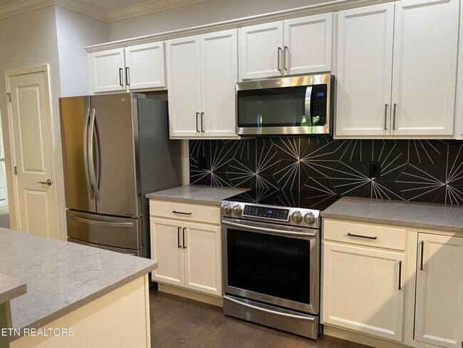 Building Photo - Live in Style, Relax in Comfort, and Love ...