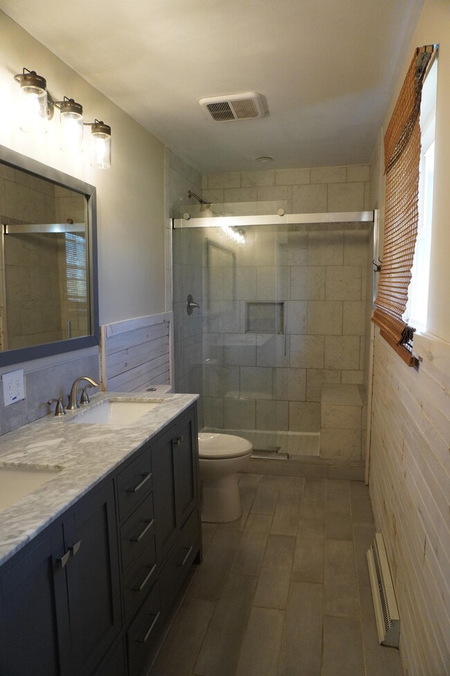 Building Photo - 942 Mildred Dr