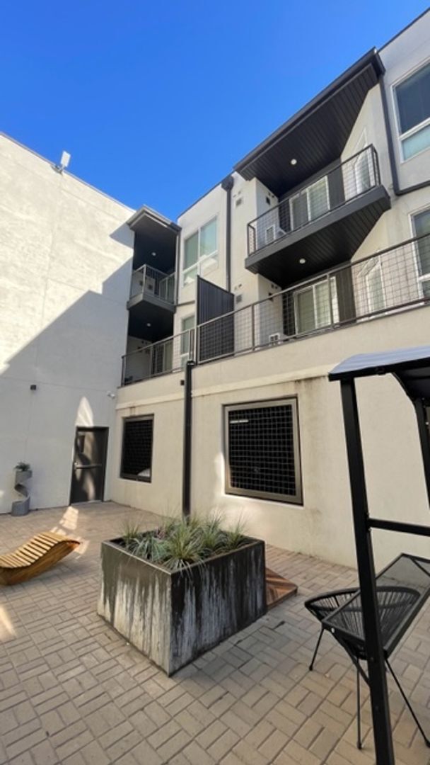 Building Photo - 1 bedroom 1 bath in SLC!