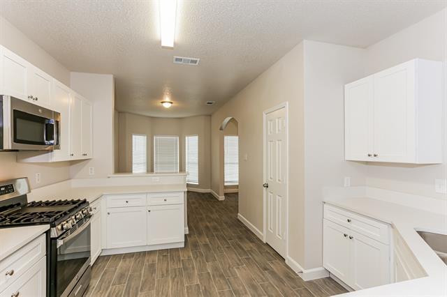 Building Photo - 1954 Pin Oak Ln