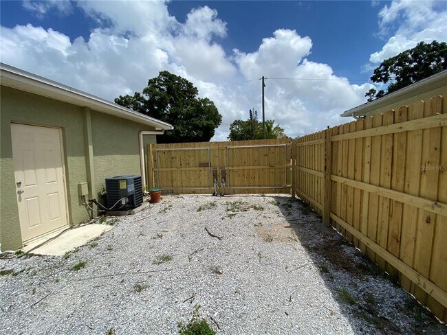 Building Photo - 4377 32nd Terrace N