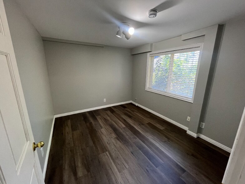 Building Photo - 6624 S Bouchelle Cv