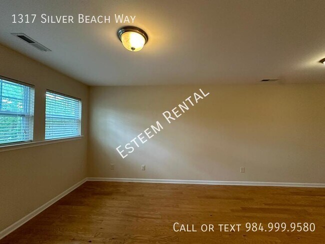 Building Photo - 1317 Silver Beach Way