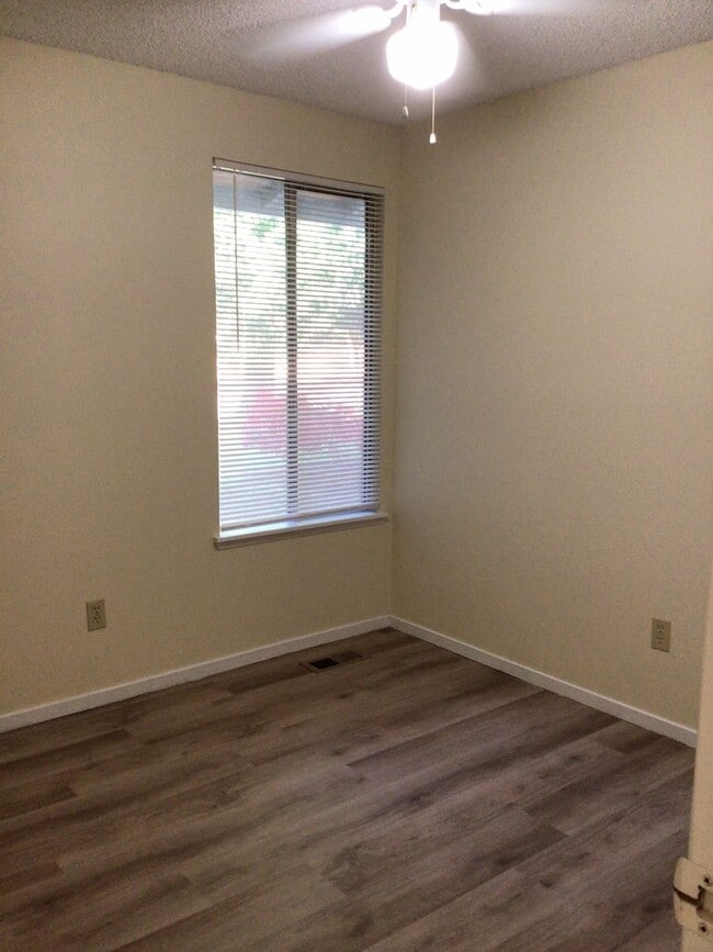 Building Photo - 3BD Ranch Style Home in Cascade Park