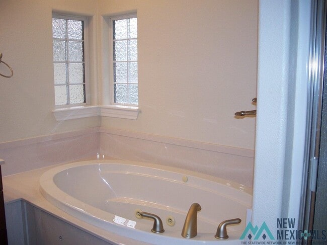 Building Photo - 156 Scottsdale Dr