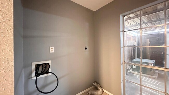 Building Photo - 4205 Benard Ct