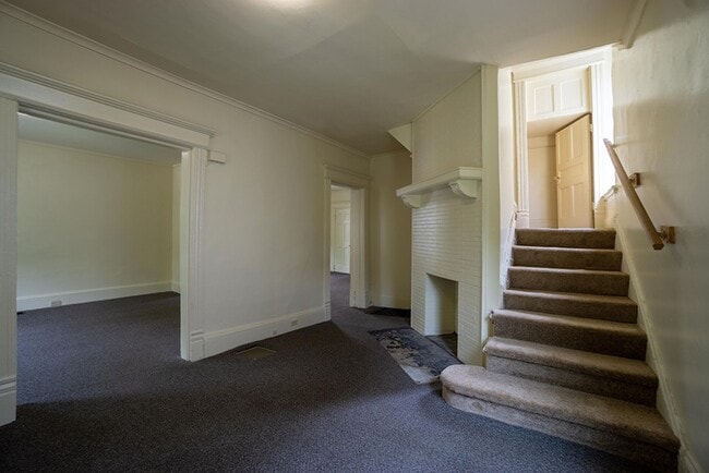 Building Photo - 204 Harvard Pl