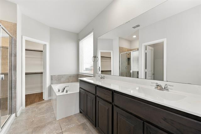 Building Photo - 2614 Lavender Ln