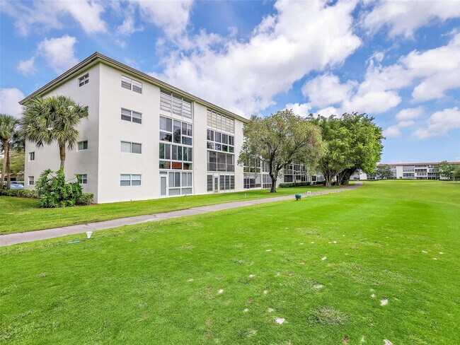 Building Photo - 3405 Bimini Ln