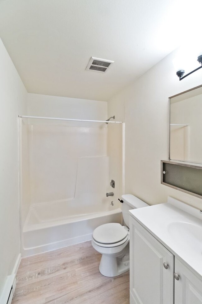 Building Photo - Beautiful Spokane Valley Duplex!!