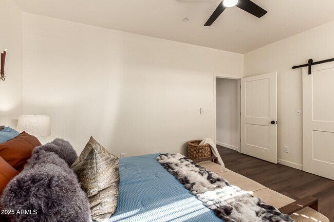 Building Photo - 12005 N Panorama Dr