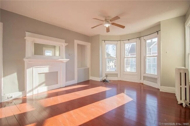 Building Photo - 565 Orchard St