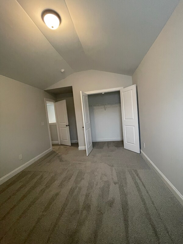 Building Photo - 704 Southerland Peak Dr
