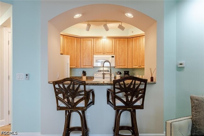 Building Photo - 2825 Palm Beach Blvd