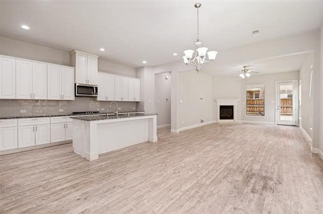 Building Photo - 4549 El Paso Dr