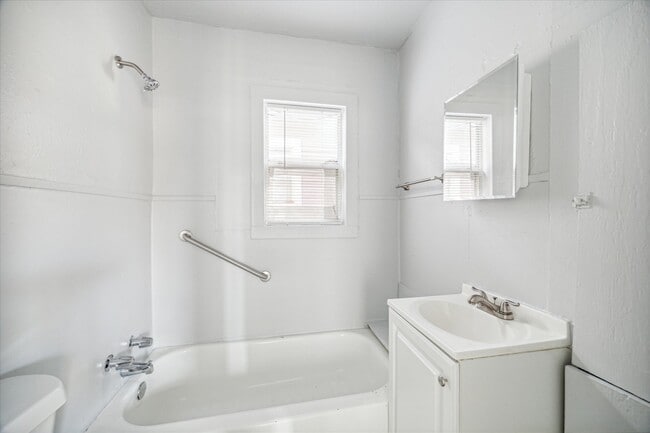 Building Photo - 3429 Beulah St