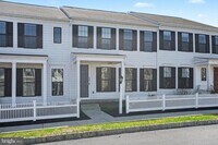 Building Photo - 205 Hoke Farm Way