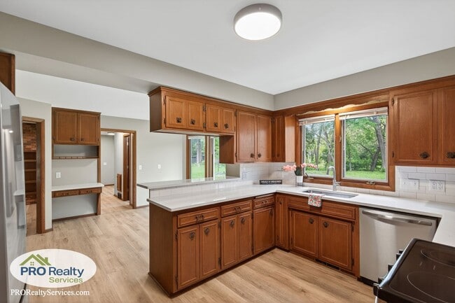 Building Photo - Recently Remodeled 4 Bedroom Home