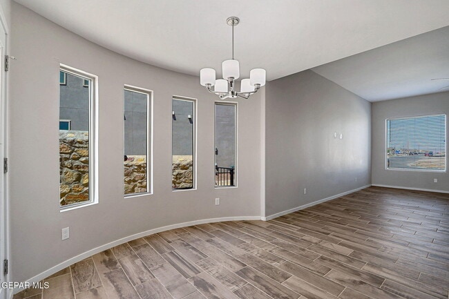 Building Photo - 841 Paseo Drusy Pl