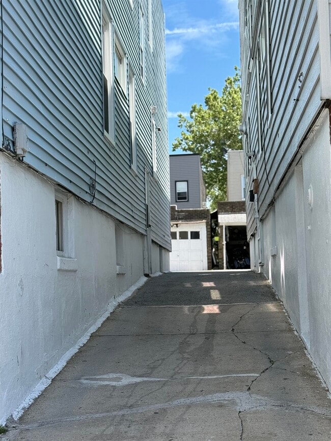 Building Photo - 268 Columbia Ave