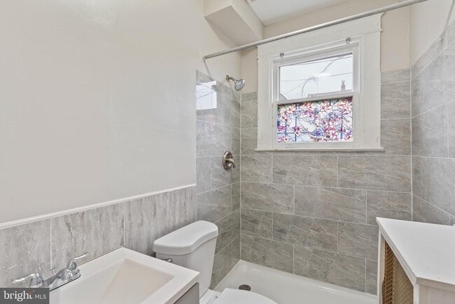 Building Photo - 639 Plymouth Rd