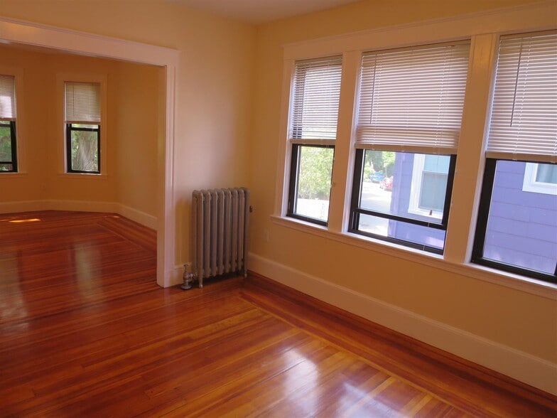 Building Photo - 3 Harris St