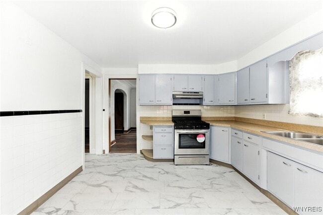Building Photo - 841 Cleveland Dr