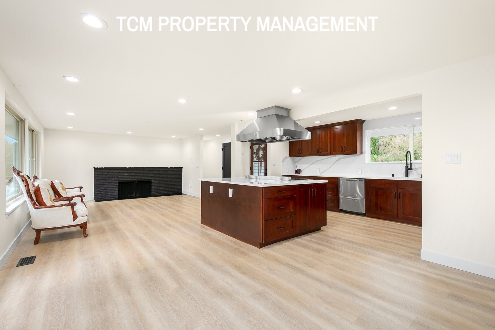 Building Photo - 1121 E Guiberson St