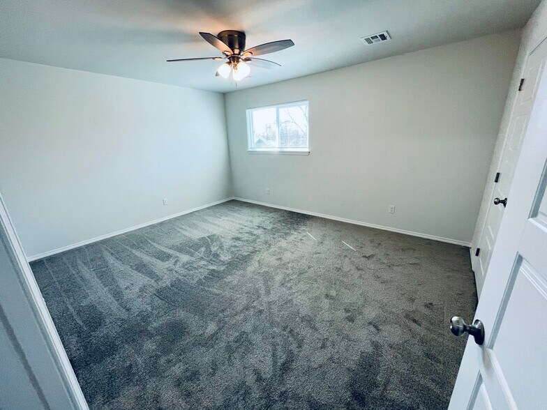 Building Photo - 223 S Fairland Ave