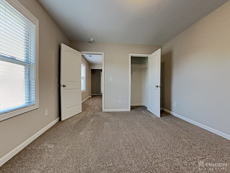Building Photo - 95 Ascott Trace