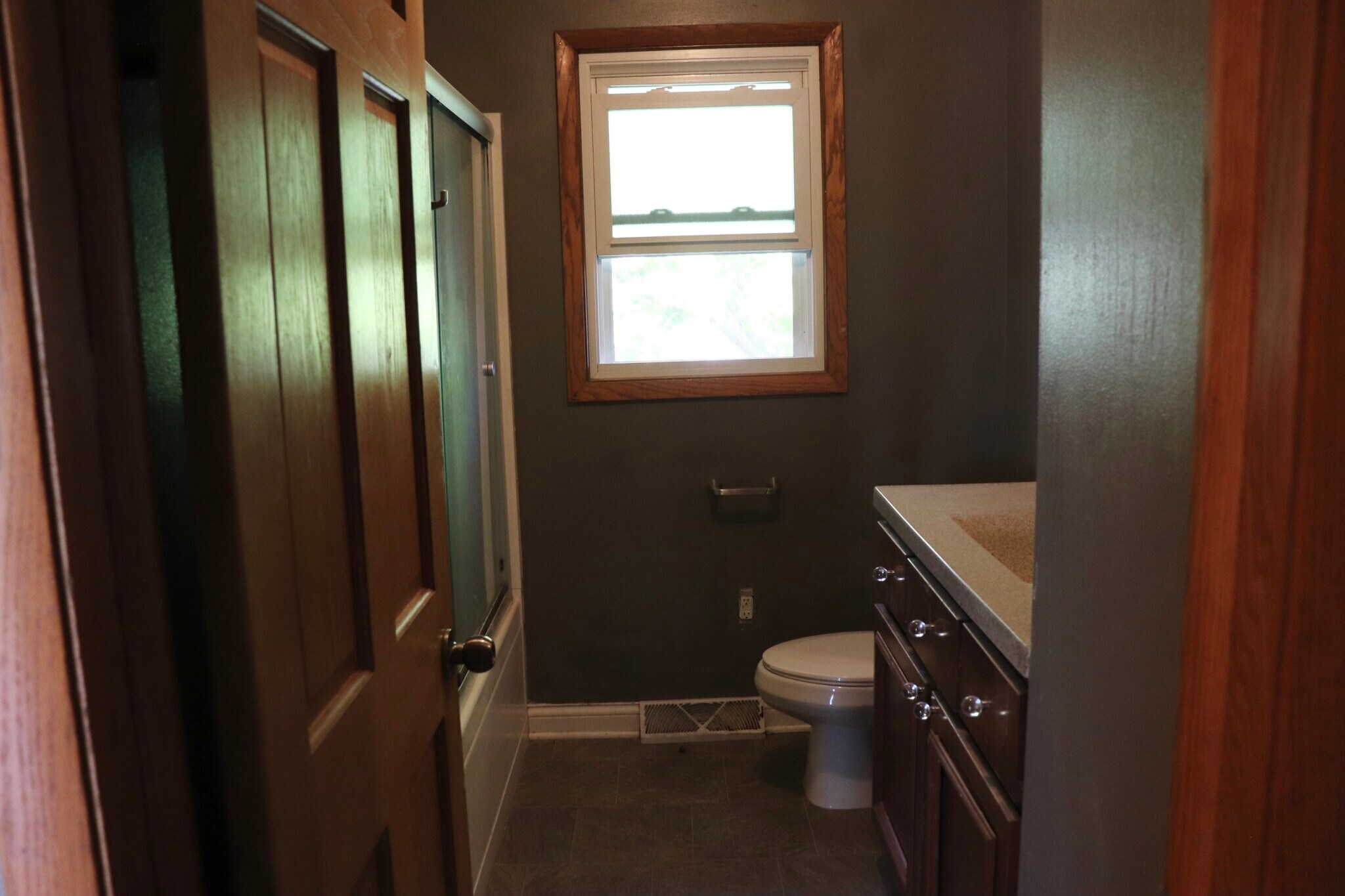 1.0 bathroom - 3627 Southwood Dr