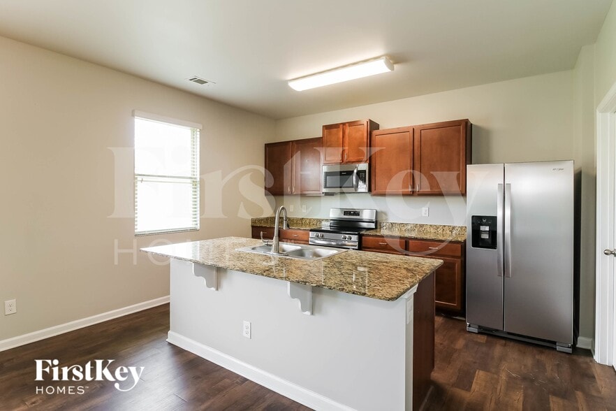 Building Photo - 5519 Luther Ct