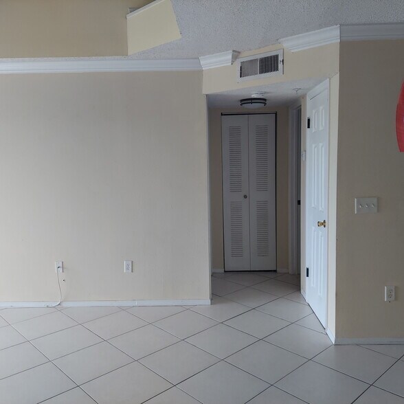 Building Photo - 2400 Feather Sound Dr