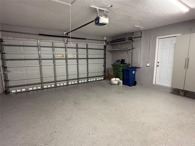 Building Photo - 807 Heritage Dr