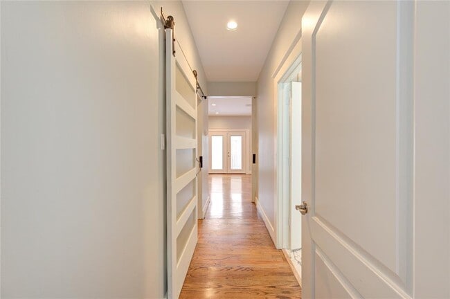 Building Photo - 1418 Studewood St