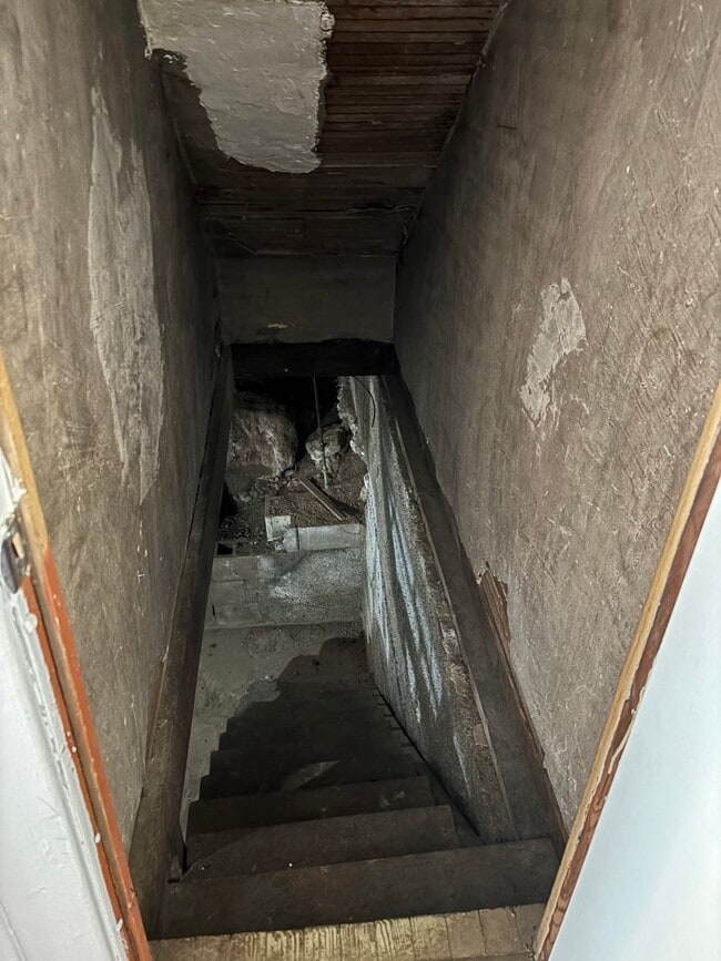 Building Photo - Stylish Two-Story Duplex Living: 2 Beds, 1...