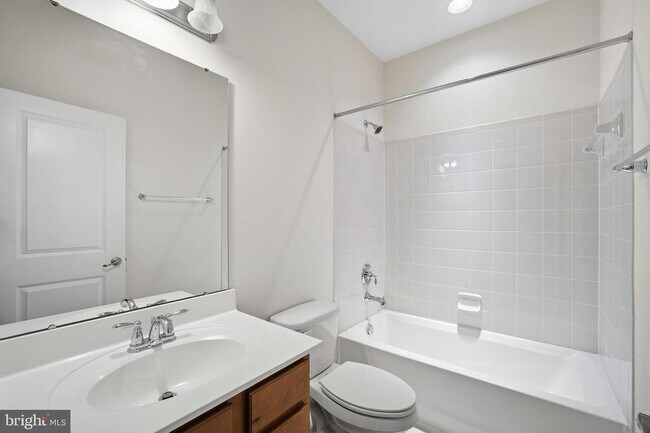Building Photo - 14158 Cannondale Way
