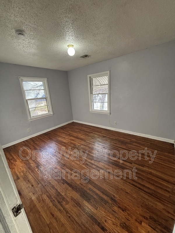 Building Photo - 1912 N Grove St