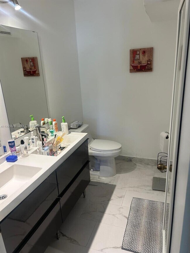 Building Photo - 2398 Pasadena Way