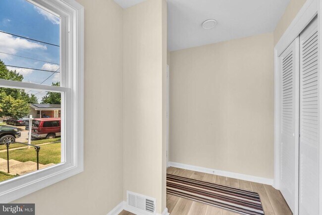 Building Photo - 7536 Abbington Dr