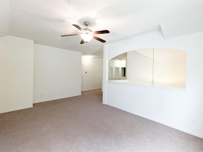 Building Photo - 6223 Summerfield Glade Ln