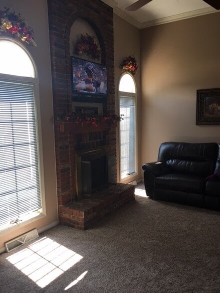 Building Photo - 13340 Nutmeg Ridge Dr