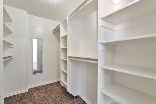 Building Photo - 426 W 2700 S