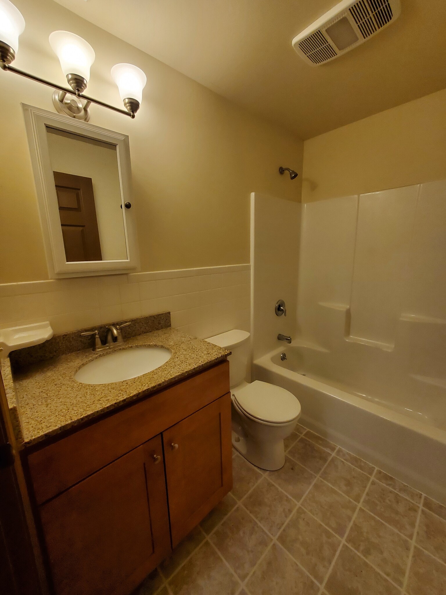 Building Photo - 3428 Bedminster Rd