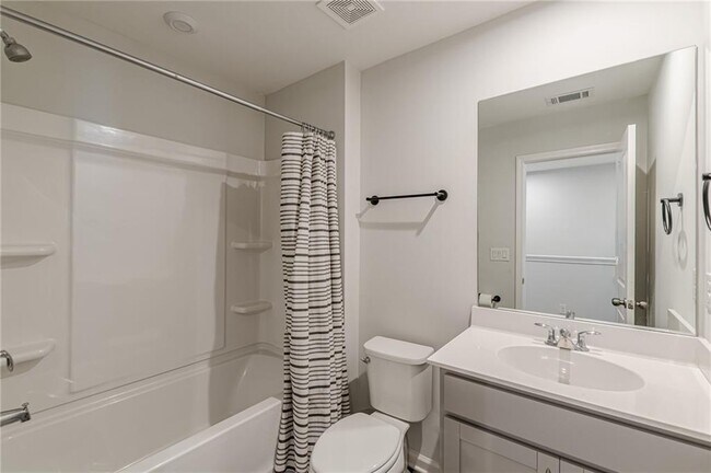 Building Photo - 1205 Skylar Ln SE