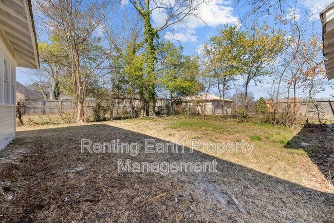 Building Photo - 3009 Prince Ave